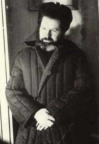 Яков Сусленский в робе зэка. Снимок сделан в 1977 г. дома сразу после возвращения из лагеря