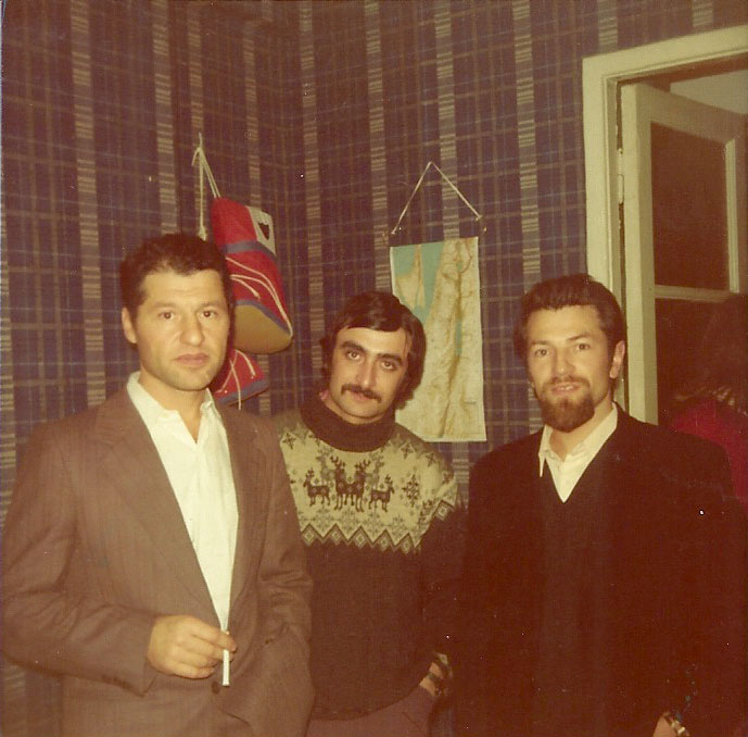В квартире проф. Александра Лернера. Слева направо: Александр Воронель, Владимир Лернер, Юлий Кошаровский. Москва, 19?? г.